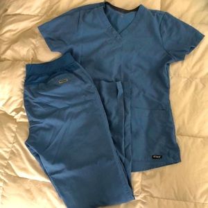 Scrub set